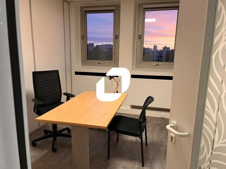 Office in Marly-le-Roi for lease - Interior Photo - Image 3 of 7