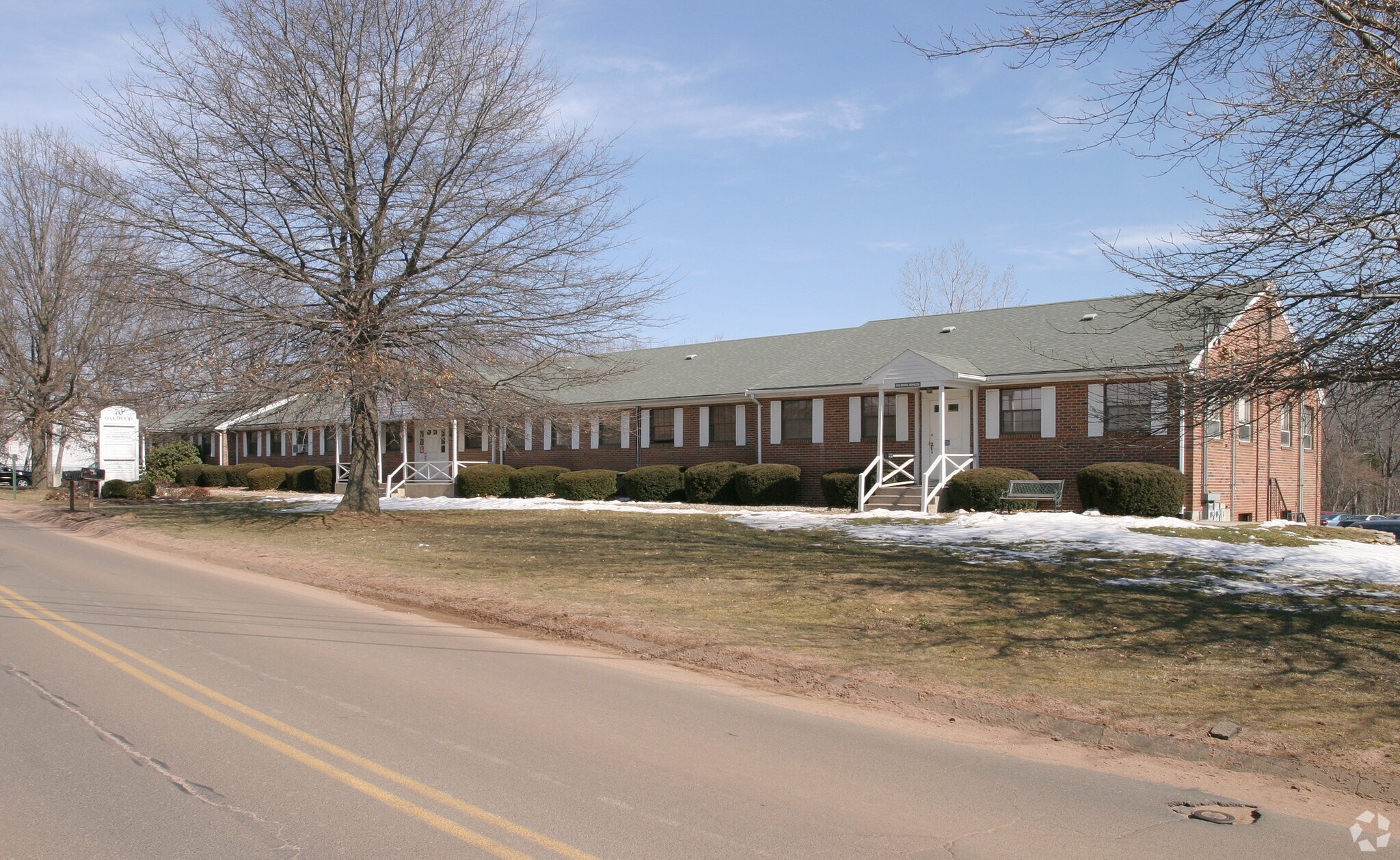 70 Oakwood Dr, Glastonbury, CT for lease Primary Photo- Image 1 of 3