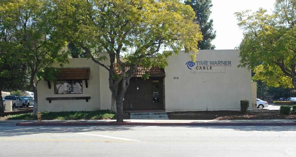 212 S Indian Hill Blvd, Claremont, CA à vendre - Photo du bâtiment - Image 2 de 2