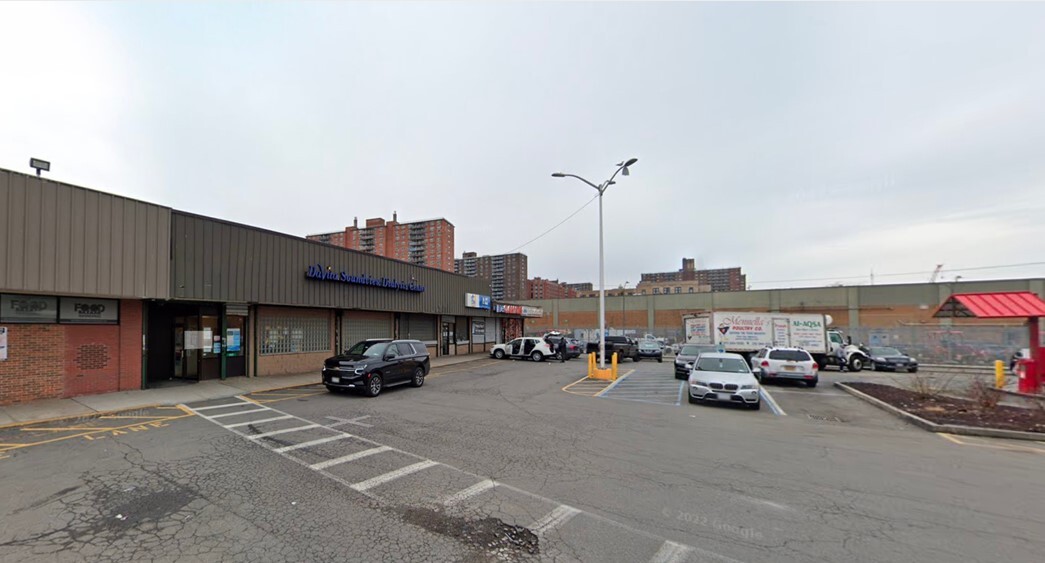 1600-1656 Bruckner Blvd, Bronx, NY for lease Building Photo- Image 1 of 7