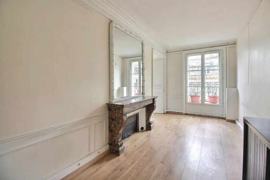 Office in Paris for lease - Interior Photo - Image 3 of 7