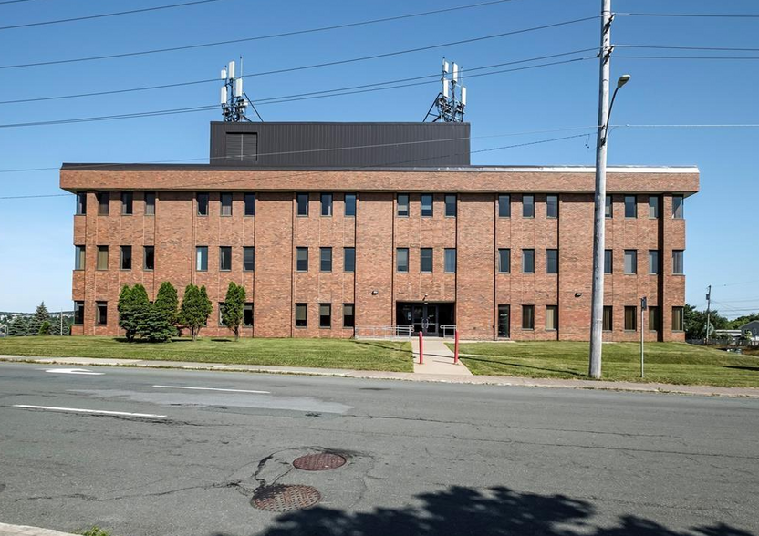 136 Crosbie Rd, St. John's, NL à vendre - Photo du bâtiment - Image 2 de 4