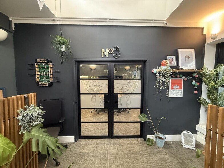 129-130 Edward St, Brighton à louer - Photo du bâtiment - Image 3 de 9