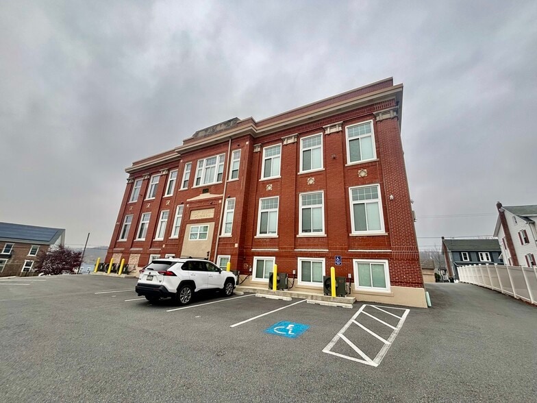 216 Penn St, Bath, PA for sale - Building Photo - Image 2 of 7