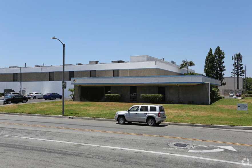 7272 Chapman Ave, Garden Grove, CA for lease - Primary Photo - Image 1 of 6