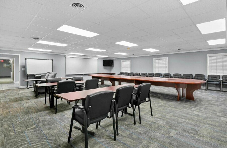 47332 Thomas Rowe Ln, Lexington Park, MD for lease - Building Photo - Image 2 of 19