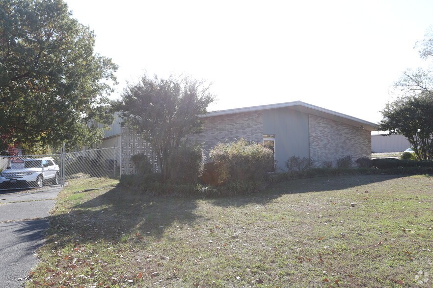 4421 W 61st St, Little Rock, AR for sale - Building Photo - Image 2 of 9