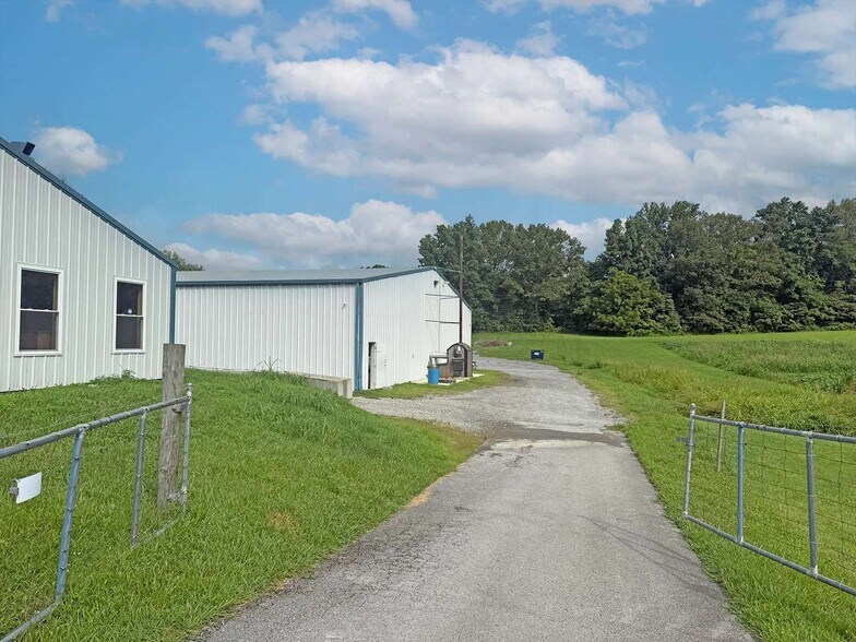 972 Old US 68, Campbellsville, KY à vendre - Photo du bâtiment - Image 2 de 2