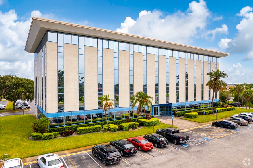 1707 Orlando Central Pky, Orlando, FL for lease - Building Photo - Image 3 of 12