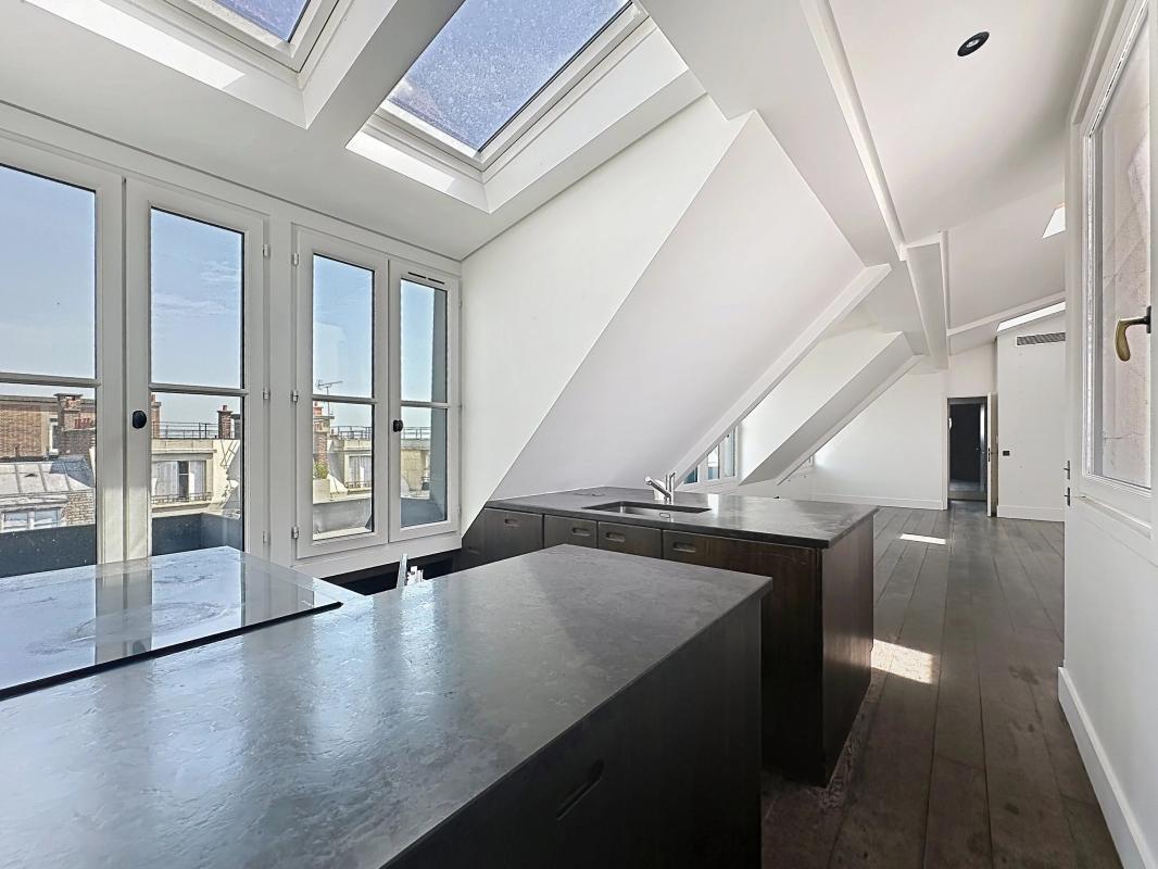 59 Rue Beaubourg, Paris for lease Interior Photo- Image 1 of 7