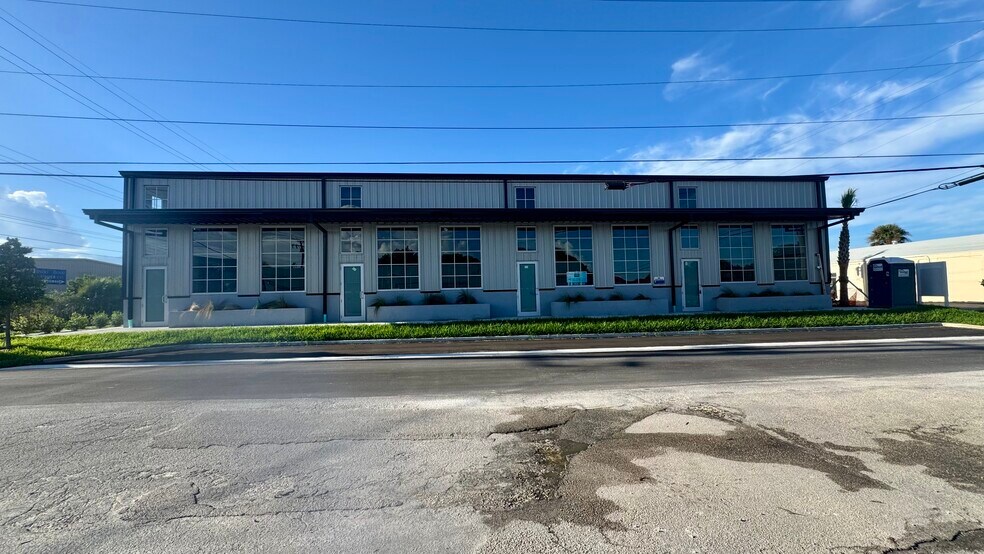 301 Florida Ave, Fort Pierce, FL à louer - Photo du bâtiment - Image 2 de 9