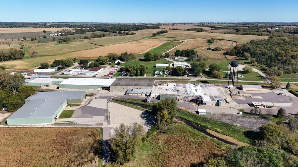 680 E John St, Markesan, WI for lease - Building Photo - Image 2 of 18