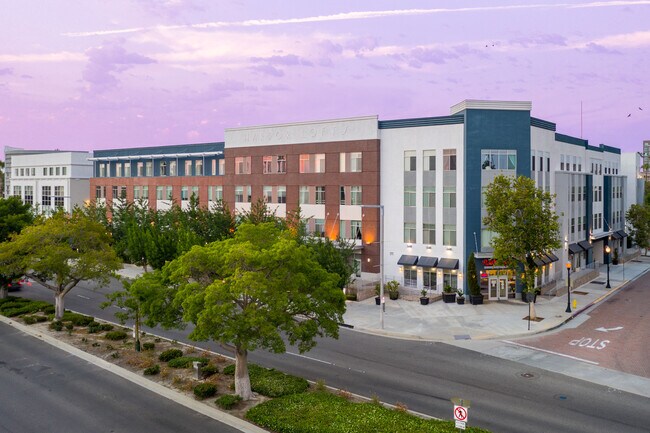 More details for 110 S Harbor Blvd, Anaheim, CA - Retail for Lease