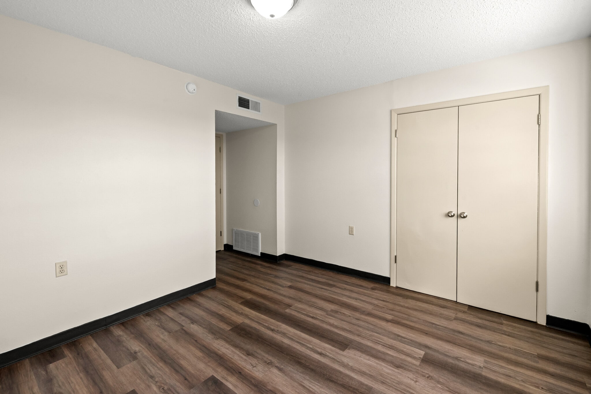 5314 Blanco Ave, El Paso, TX à vendre Photo principale- Image 1 de 55