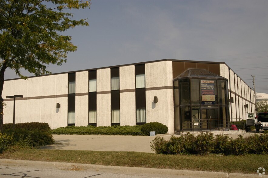 3850 Clearview Ct, Gurnee, IL à louer - Photo du bâtiment - Image 2 de 7