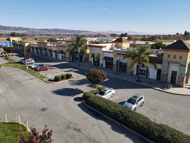 8610-8660 San Ysidro Ave, Gilroy, CA à louer - Photo du bâtiment - Image 2 de 8