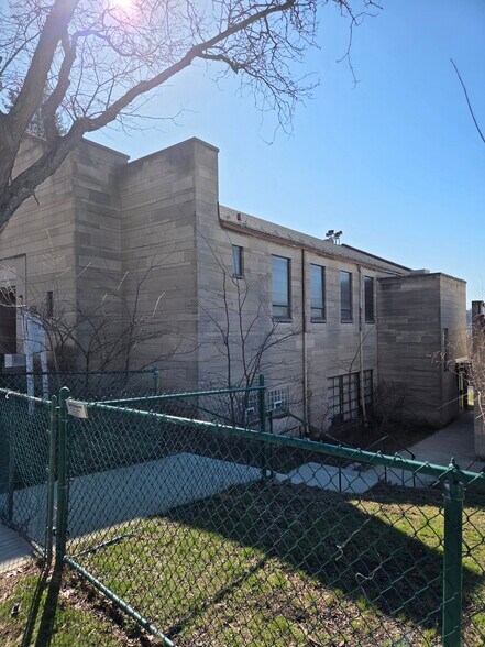 2540 Woodstock Ave, Pittsburgh, PA à vendre - Photo du bâtiment - Image 2 de 22