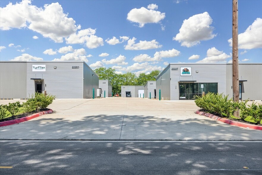 22215 Mueschke Rd, Tomball, TX for lease - Building Photo - Image 3 of 14