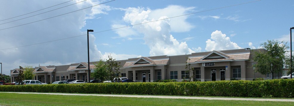 4300 Ford St, Fort Myers, FL for lease - Building Photo - Image 2 of 4