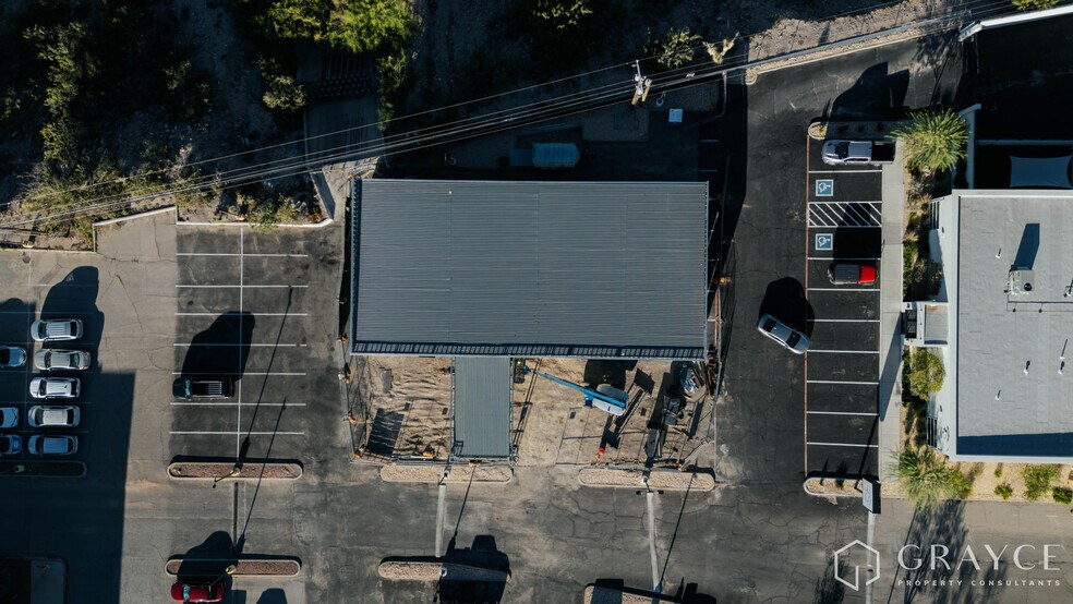 160 Alto Mesa dr, El Paso, TX à louer - Photo du bâtiment - Image 2 de 6