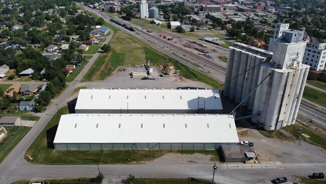 Plus de détails pour 220 W Oak St, El Reno, OK - Industriel à louer