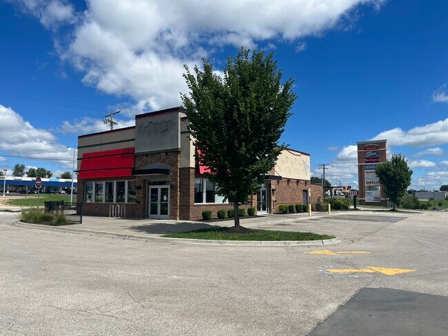 Plus de détails pour 12195 Blue Ridge Ext, Grandview, MO - Commerce de détail à louer