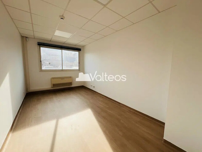 Office in Labège for lease - Interior Photo - Image 3 of 7