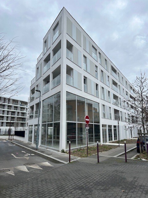 Allée Georges Sand, Bondy for lease Building Photo- Image 1 of 6