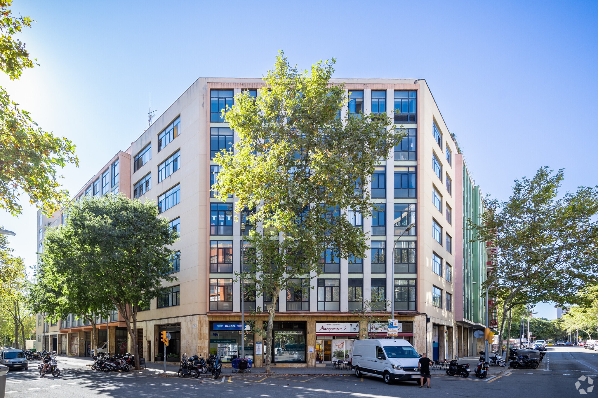 Carrer de Zamora, 45-47, Barcelona, Barcelona for lease Primary Photo- Image 1 of 5