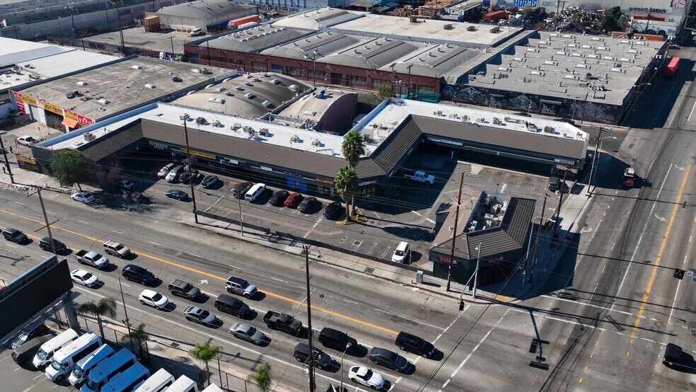 1901 S Alameda St, Los Angeles, CA à vendre - Vidéo sur l’inscription commerciale - Image 2 de 50