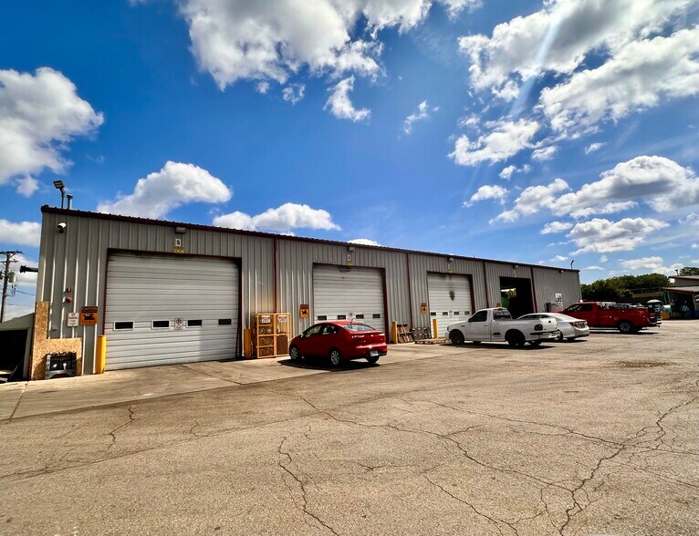 1350 N Old Rand Rd, Wauconda, IL à louer - Photo du bâtiment - Image 2 de 10