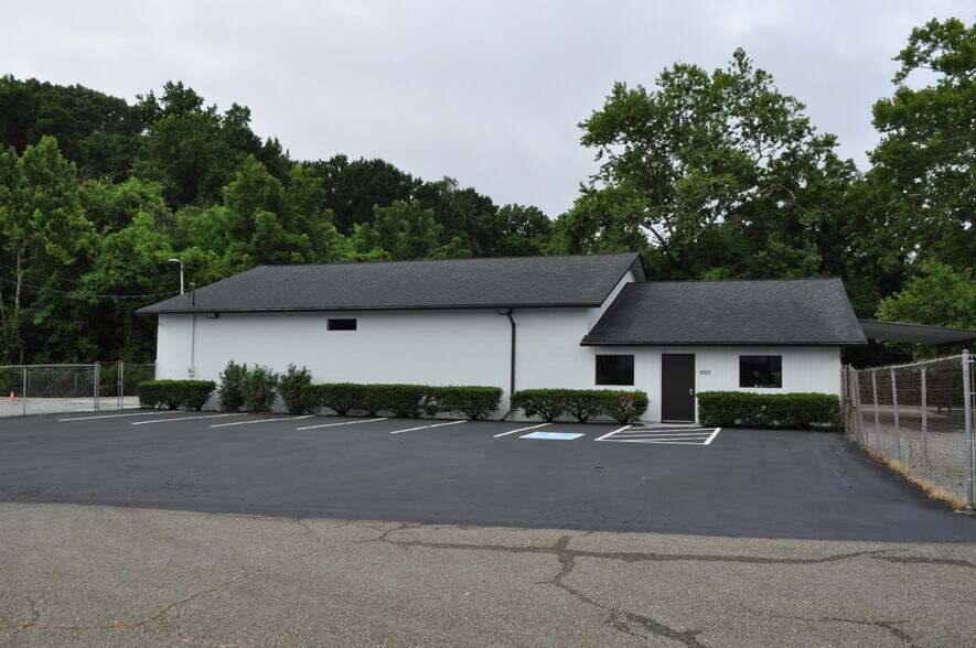4701 Hubbs Ln, Knoxville, TN for sale - Building Photo - Image 1 of 33