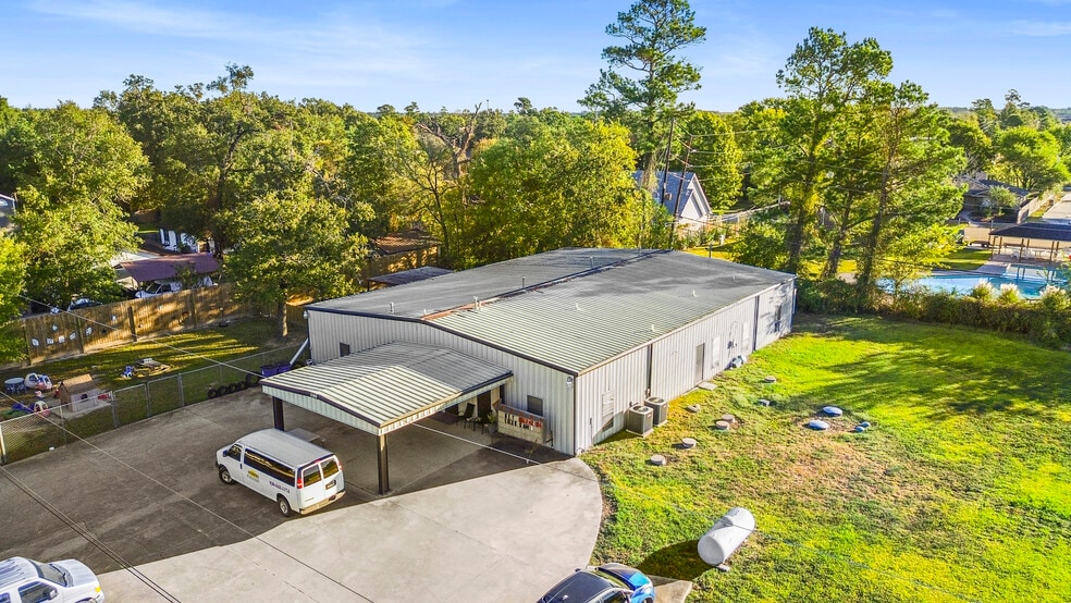 16737 Sprawling Oaks Dr, Conroe, TX for sale - Building Photo - Image 1 of 17