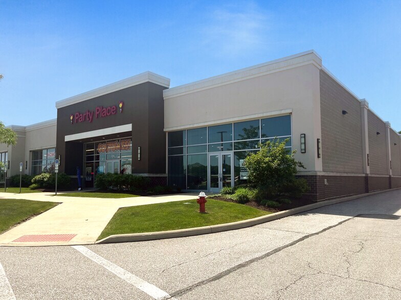 35425 Chester Rd, Avon, OH à louer - Photo du bâtiment - Image 2 de 8