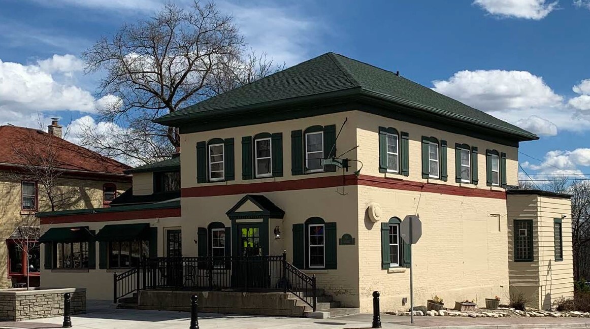 N88W16495 Main St, Menomonee Falls, WI à vendre Photo du bâtiment- Image 1 de 2