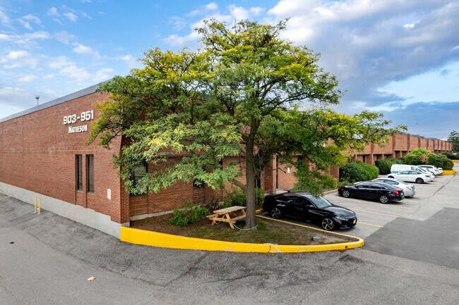 Plus de détails pour 903-951 Matheson Blvd E, Mississauga, ON - Industriel à louer