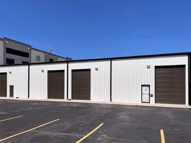 208 14th St N, Saint Petersburg, FL for lease - Building Photo - Image 3 of 9