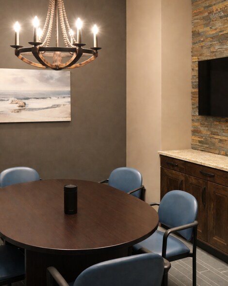 8047 199th St, Langley, BC for sale - Interior Photo - Image 3 of 9
