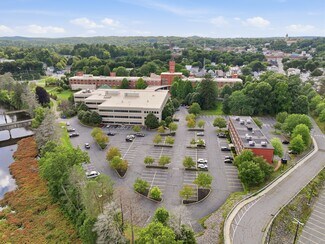Plus de détails pour 14 Mechanic St, Southbridge, MA - Services hôteliers à vendre