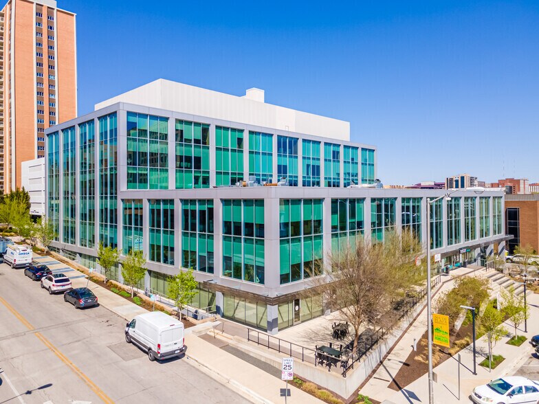 4800 Main St, Kansas City, MO à louer - Photo du bâtiment - Image 3 de 6