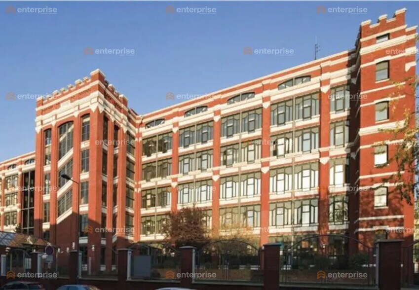 Bureau dans Lille à vendre - Photo du bâtiment - Image 2 de 8