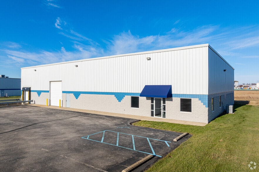 4036 Perry Blvd, Whitestown, IN for lease - Primary Photo - Image 1 of 20