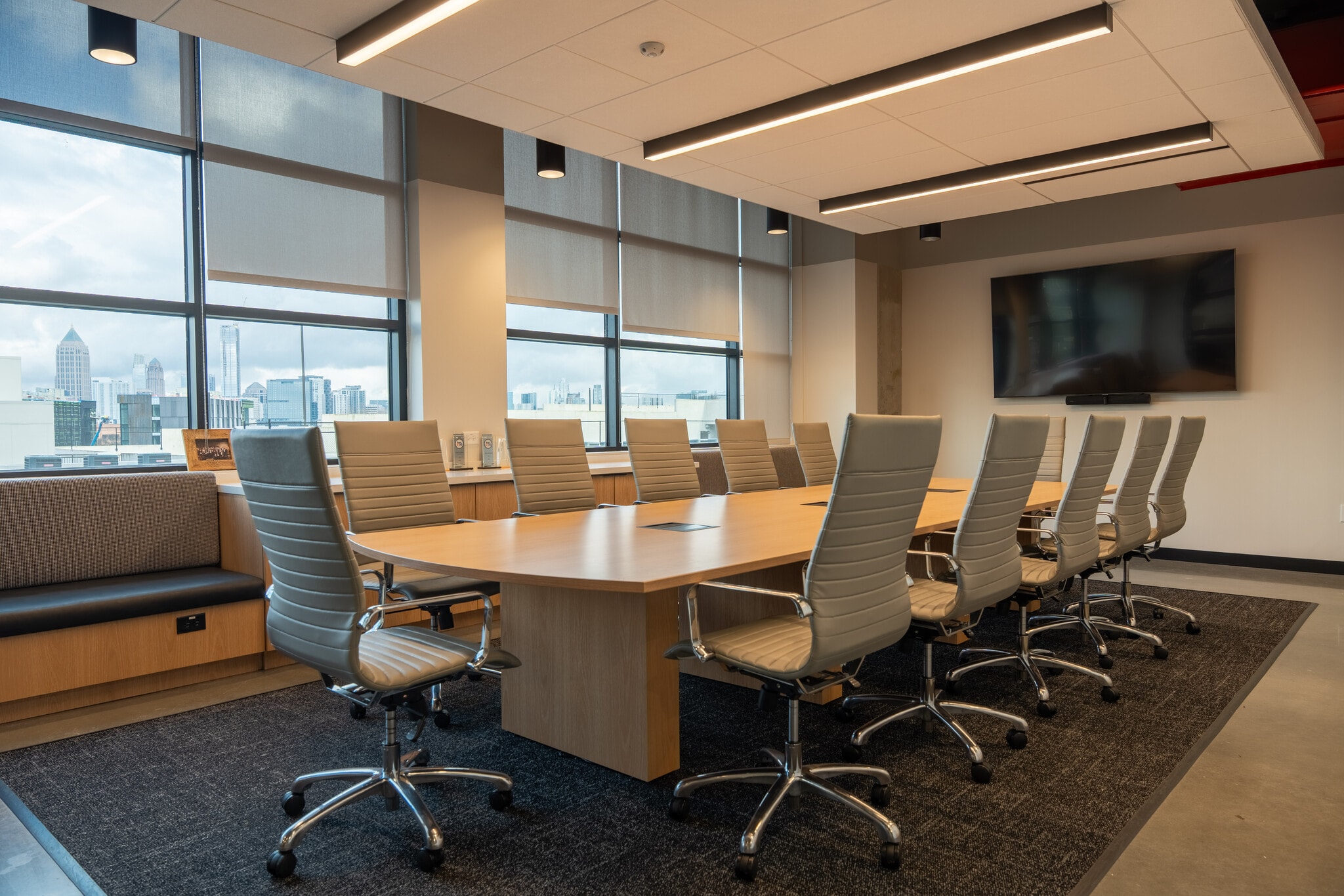889 Howell Mill Rd, Atlanta, GA for lease Interior Photo- Image 1 of 10
