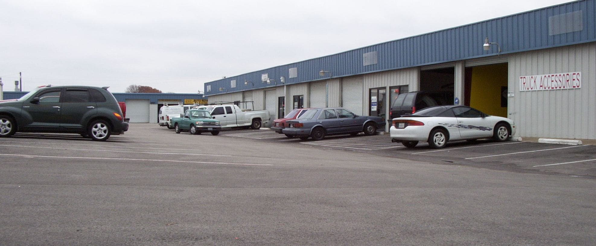 3427-3433 W Kingsley Rd, Garland, TX for lease Building Photo- Image 1 of 6