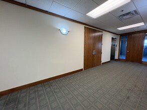 450-480 E Roosevelt Rd, West Chicago, IL for lease Interior Photo- Image 2 of 11