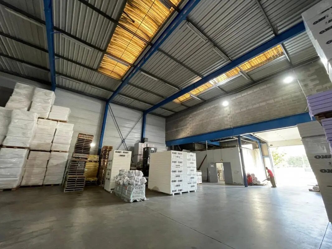 Industriel dans Vitry-sur-Seine à louer Photo du bâtiment- Image 1 de 5