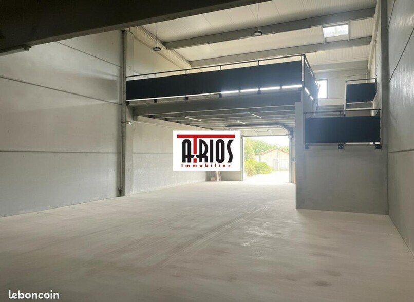 Industrial in Cuers for lease - Building Photo - Image 3 of 5