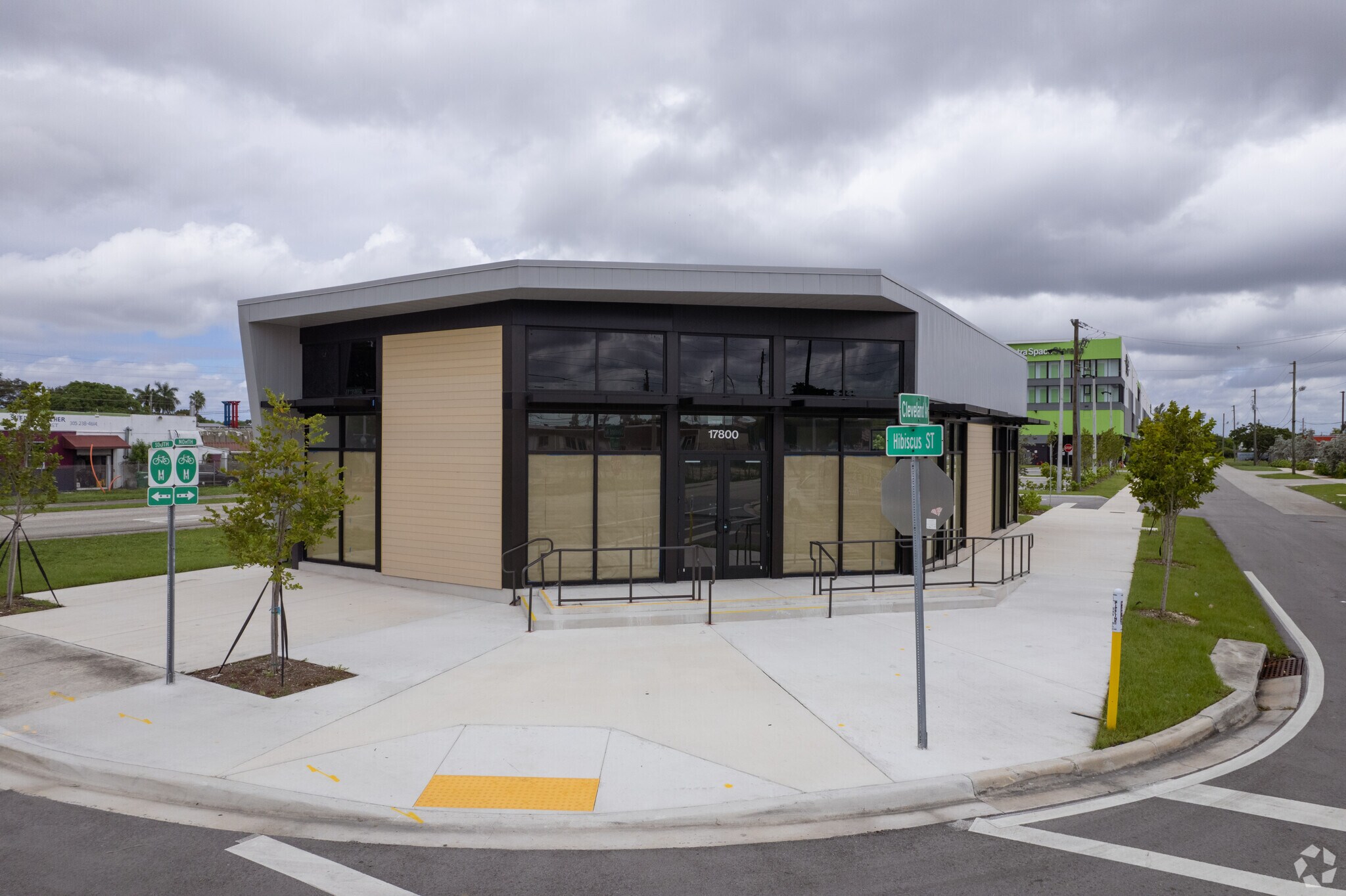 17800 W Cleveland Ave, Miami, FL for lease Primary Photo- Image 1 of 10
