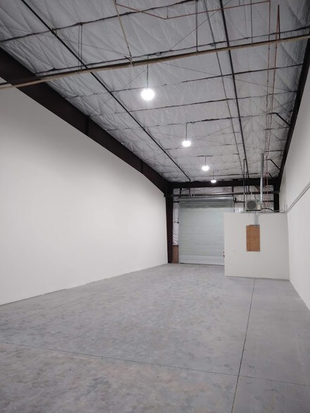 6325 S Pecos Rd, Las Vegas, NV à louer - Photo intérieure - Image 3 de 5