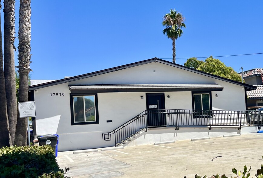 17970 Sierra Hwy, Canyon Country, CA à louer - Photo du bâtiment - Image 1 de 16